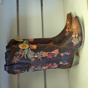 New Womens Corral A3597